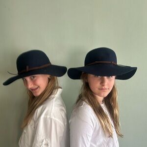 Navy hat with leather bow